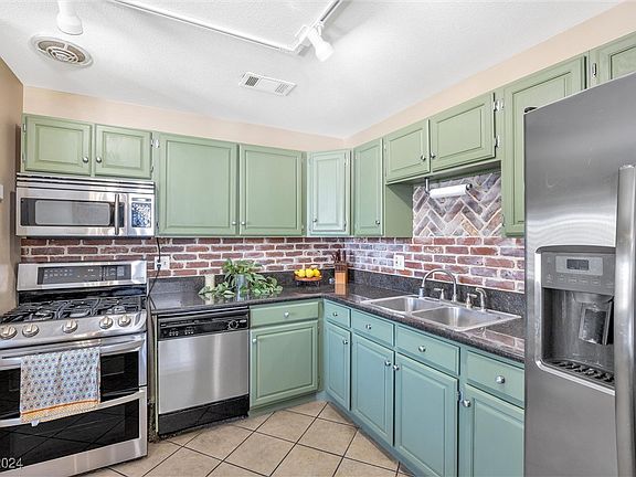 3rd image of 7113 Bramble Ct