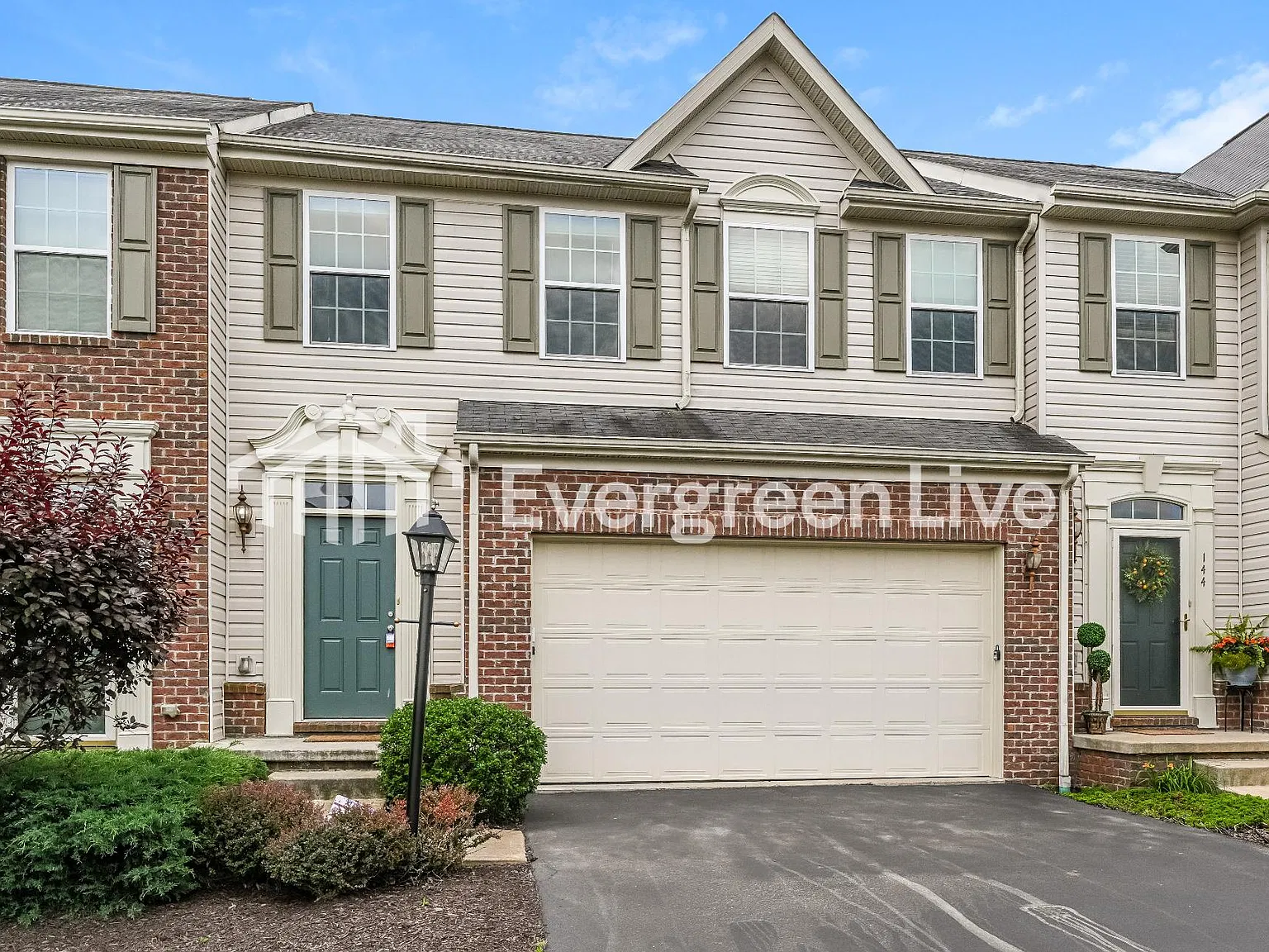 4 bed, 3.5 bath, 1792 sqft, $2,295 — Photo 3