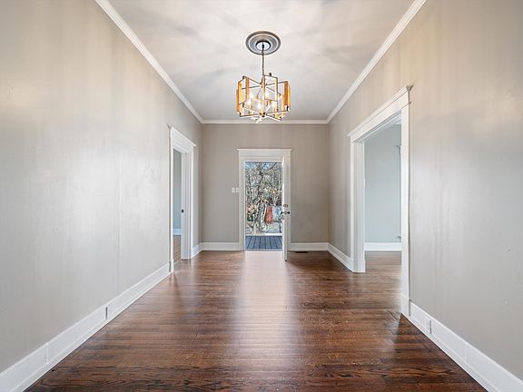 5th image of 118 Tyler St