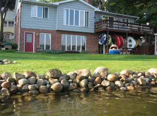 10846 Long Point Dr, Plainwell, MI 49080