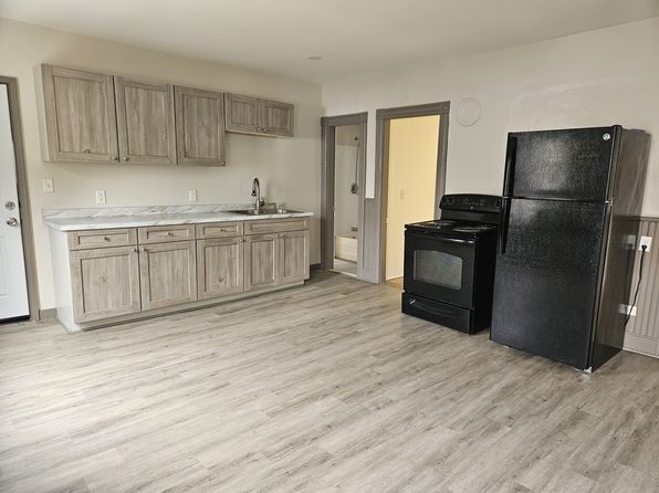 24 9th St APT 2