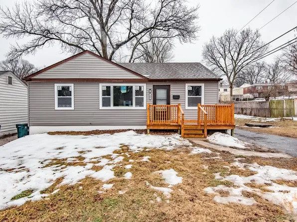 16 Elbring Dr, Saint Louis, MO 63135