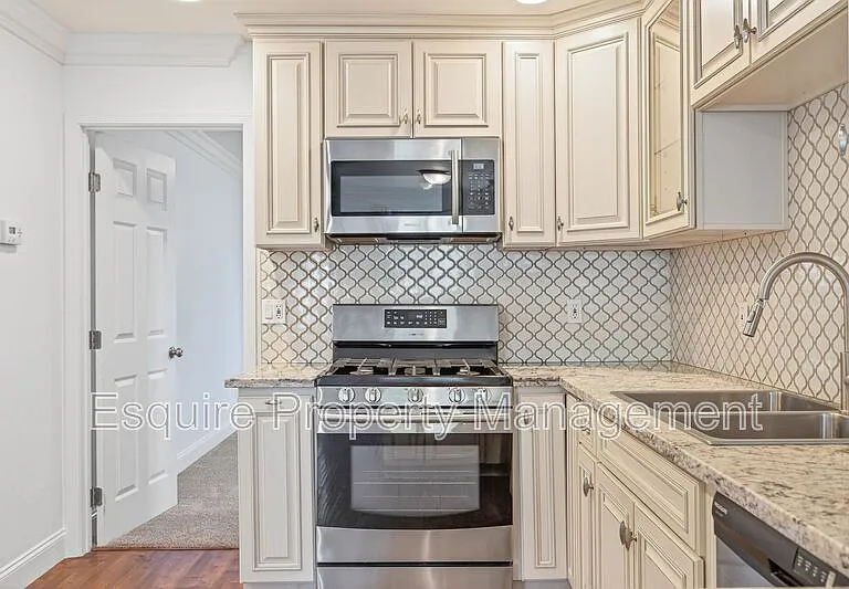 1218 N Olive St #A — Photo 10