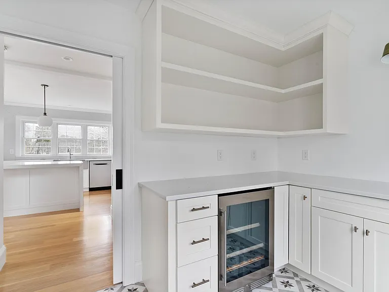 45 Lakeview Ave — Photo 14