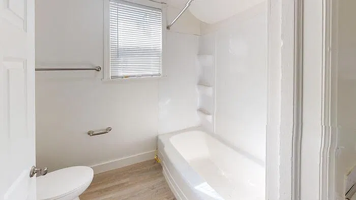 2 bed, 1.0 bath, $875 — Photo 2