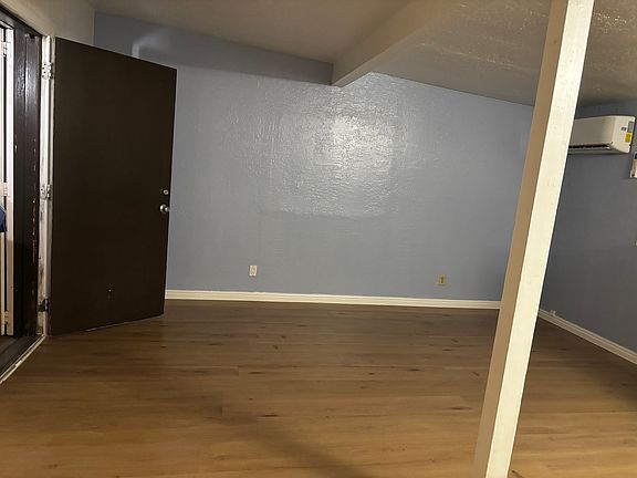 4th image of 2513 Crawford St APT 2