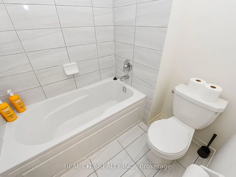 38 Silver Meadow Gdns — Photo 29