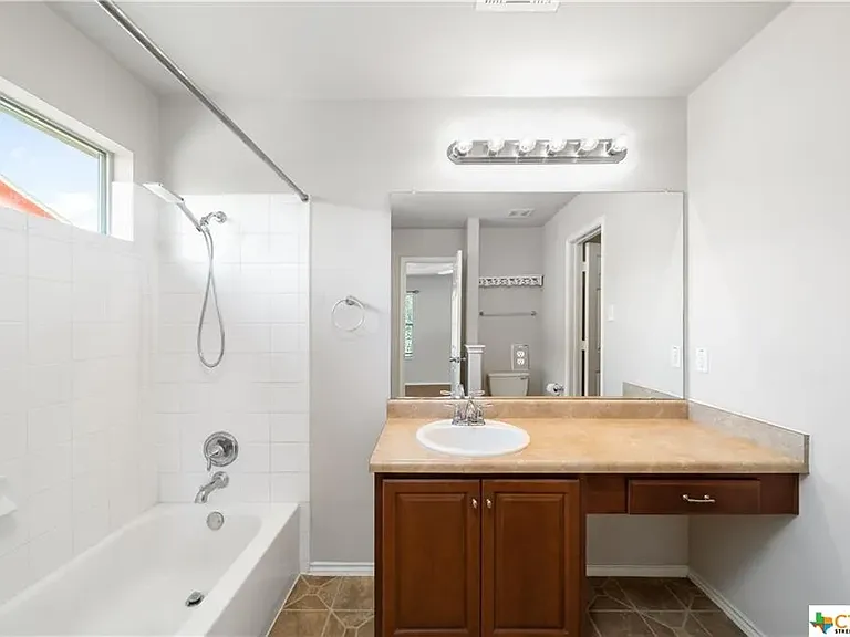 313 Wimberley St — Photo 12