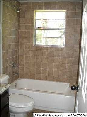 3rd image of 2685 Meadowbrook Dr