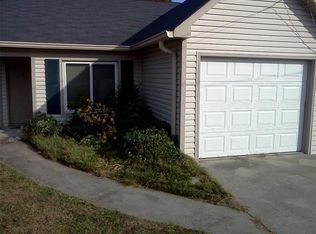 8032 Fieldstone Ct, Douglasville, GA 30134
