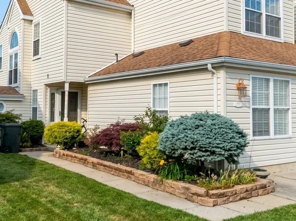 10 Annes Ct, Sewell, NJ 08080