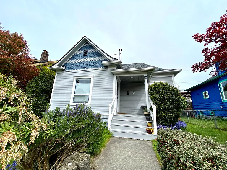 2318 N 61st St — Photo 2