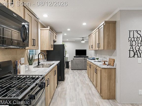 3rd image of 7105 W Vienna Rd