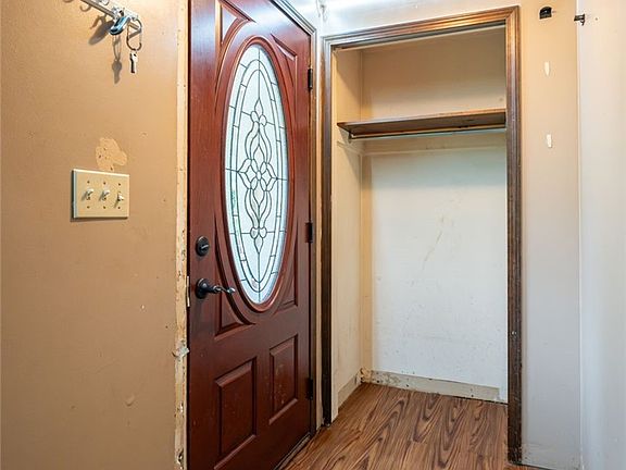 5th image of 6751 Hillcroft Dr