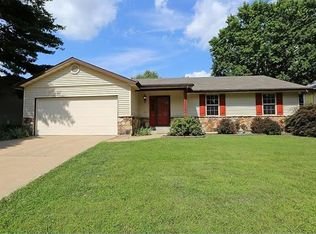 1004 Spencer Rd, Saint Peters, MO 63376