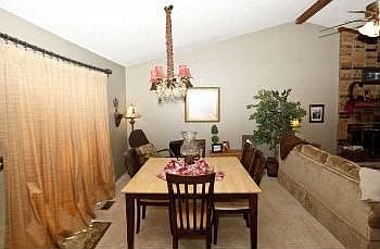4th image of 1413 Huntington Dr