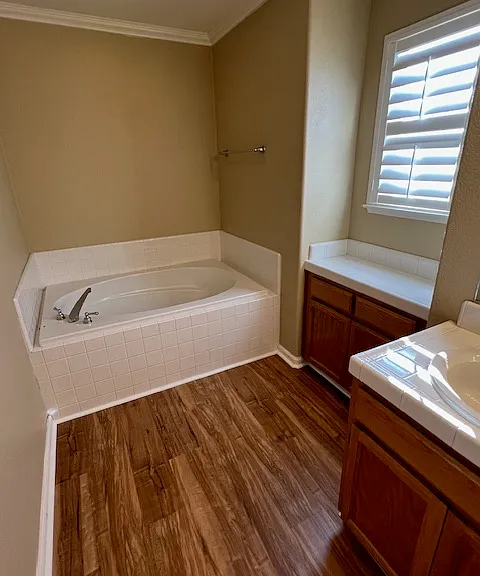 1900 Fallbrook Ln — Photo 35
