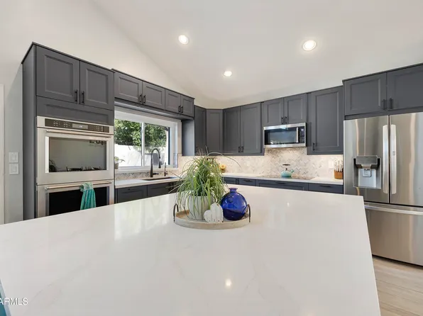 2744 E BROOKWOOD Court, Phoenix, AZ 85048