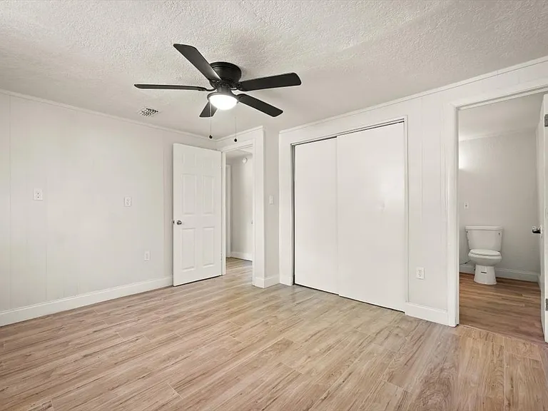 7903 New Kings Rd — Photo 10