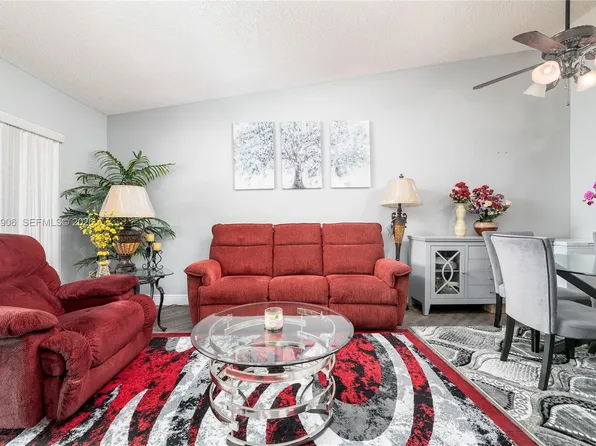 7535 Trent Dr #202, Tamarac, FL 33321