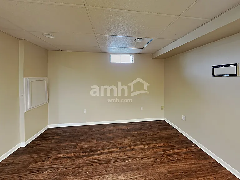 8789 Linick Dr — Photo 20