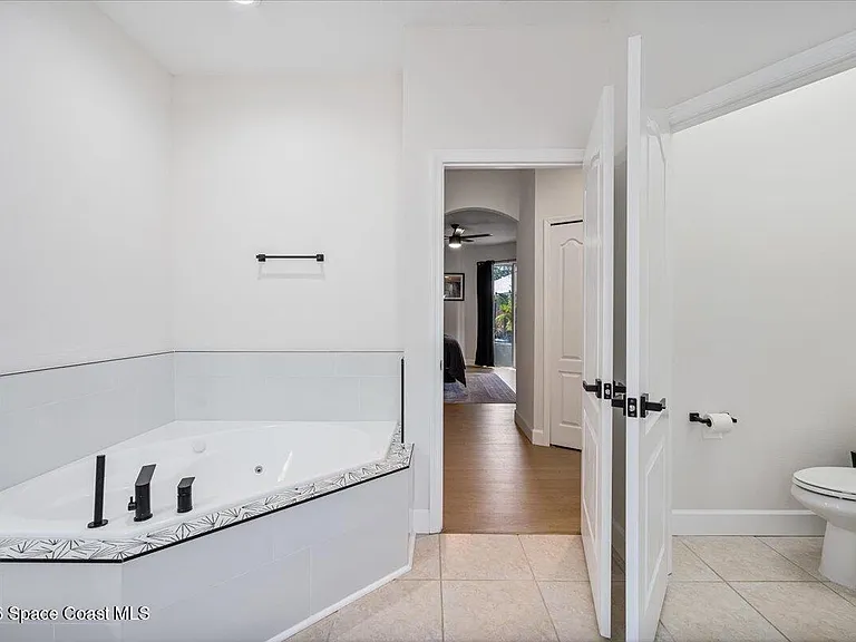 356 Olster St SW — Photo 23