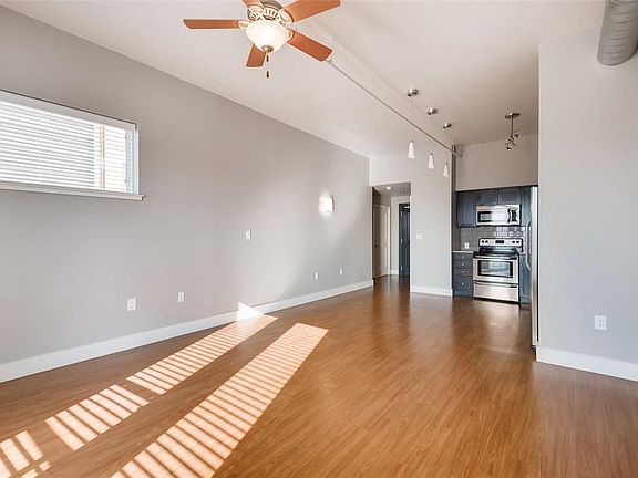 2nd image of 928 Travis Ave APT 308