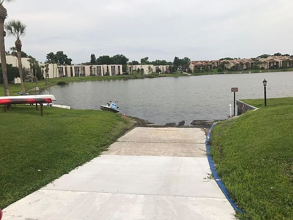 BOAT SLIP 5 FINGER LAKE