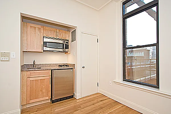Rented by Barkoff Residential  | media 10