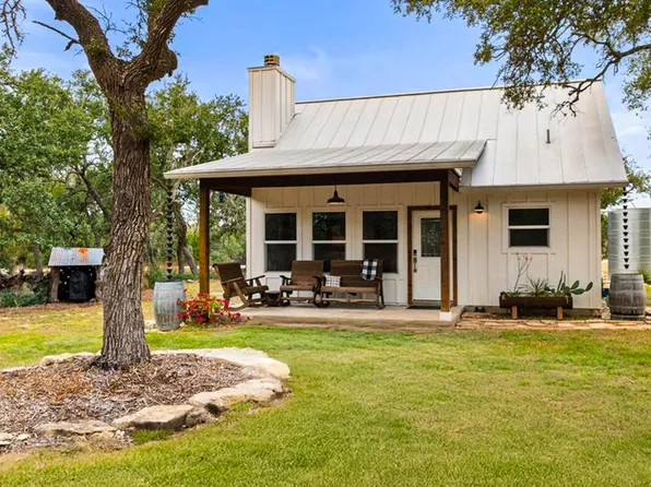 820 Glen Crest Dr, Blanco, TX 78606