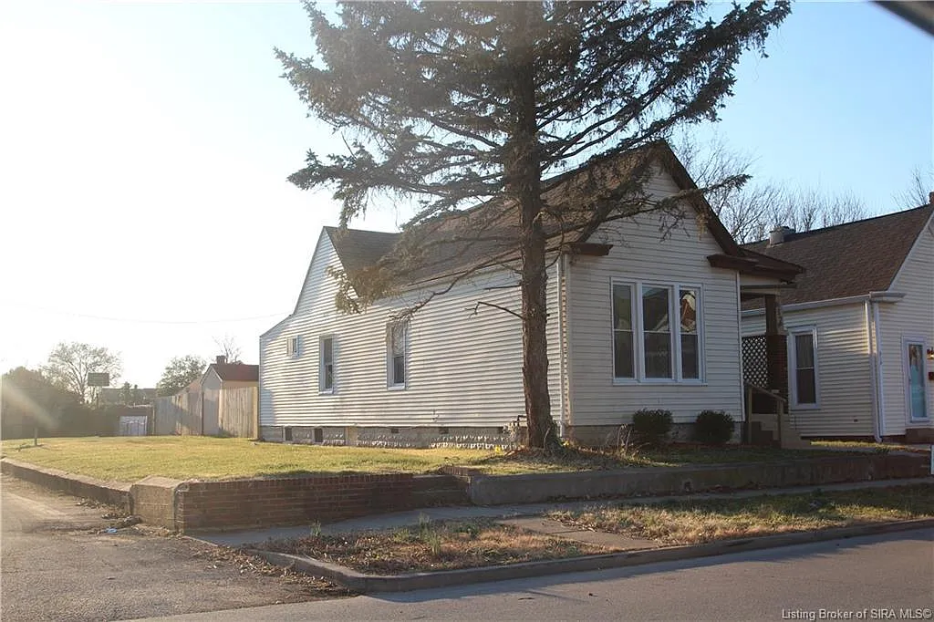 617 Thomas St photo 1