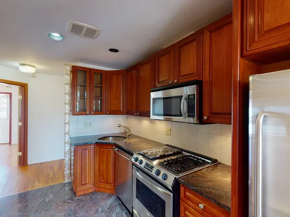 2803 Batchelder Street image 3 of 21