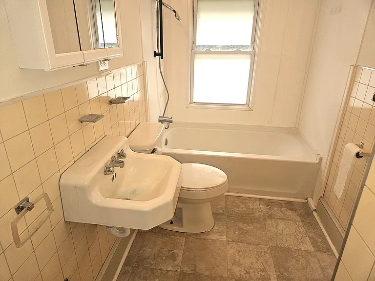 2658 Pulaski Hwy — Photo 15