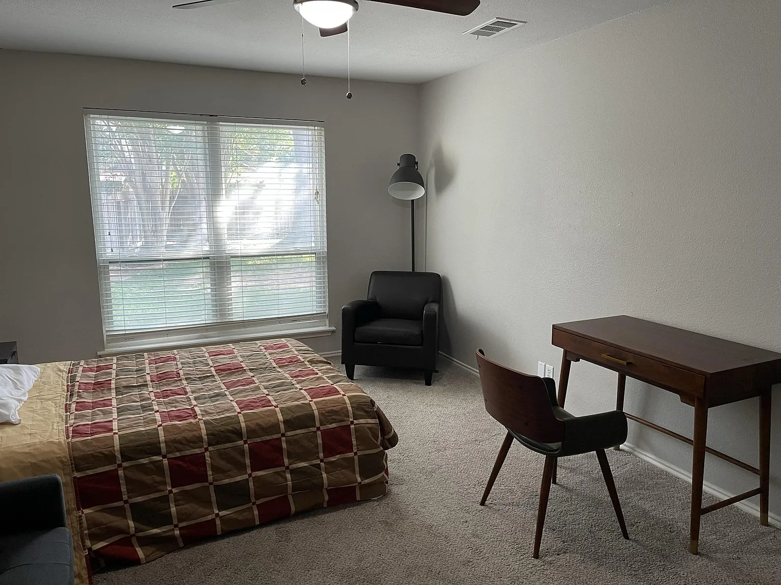 4 bed, 6.0 bath, 3500 sqft, $1,139 — Photo 3