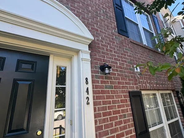 842 Lowe Rd, Baltimore, MD 21220