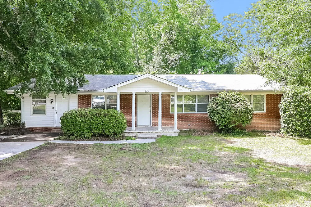 4 bed, 2.0 bath, 1458 sqft, $1,745 — Photo 1