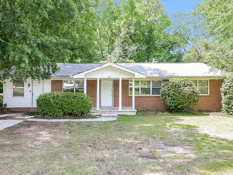 627 Grayson Pkwy — Photo 1