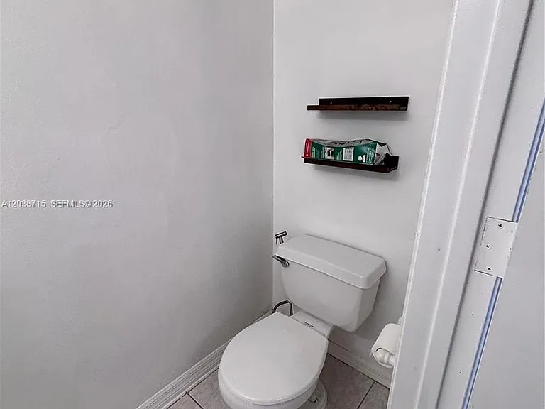 1290 Sorrento Dr #1290 — Photo 11