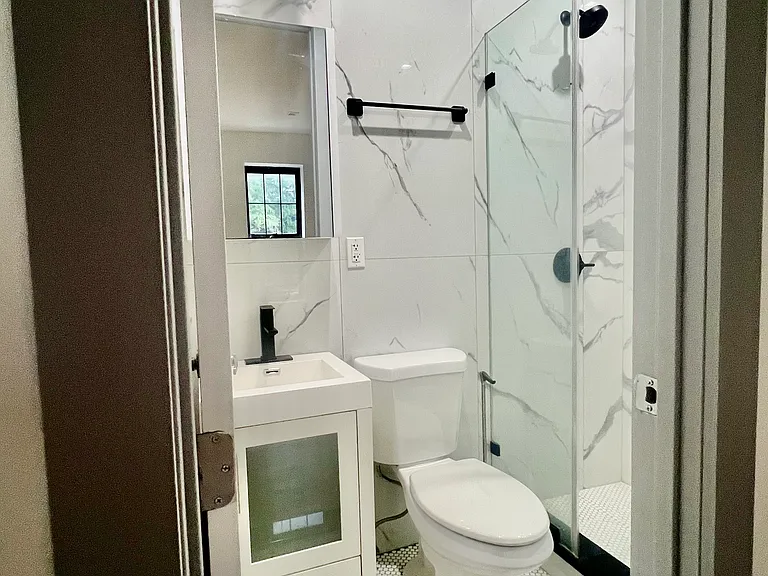 2806 Farragut Rd #1 — Photo 6