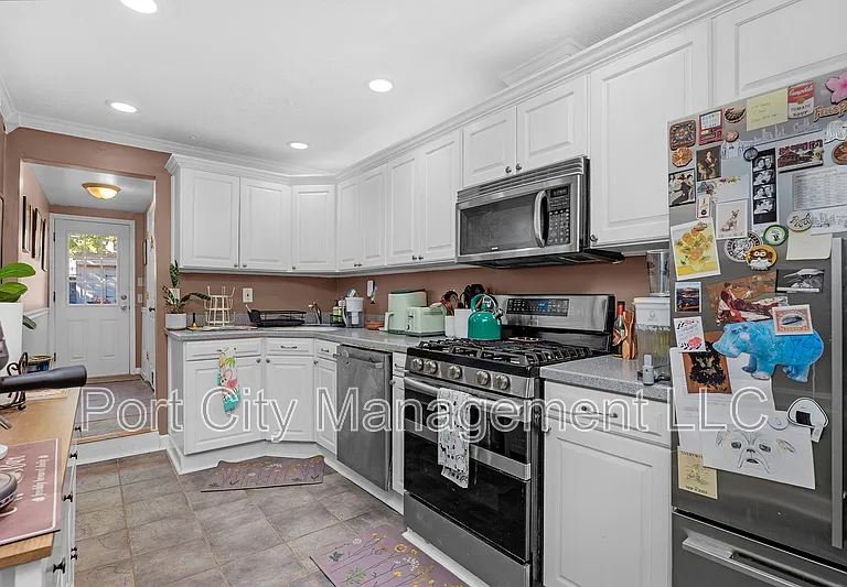 232 S Castle St — Photo 11