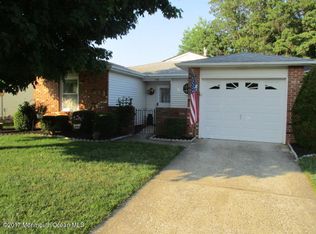 106 Meadowbrook Rd, Brick, NJ 08723