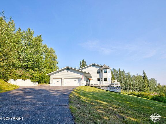 4th image of 1488 Holy Cross Dr
