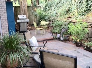 5560 Chemin De Vie, Sandy Springs, GA 30342