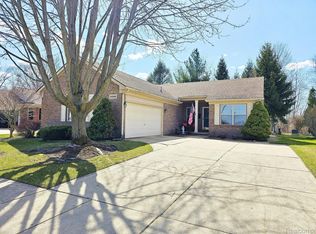 51549 Hickory Ln, Macomb, MI 48042