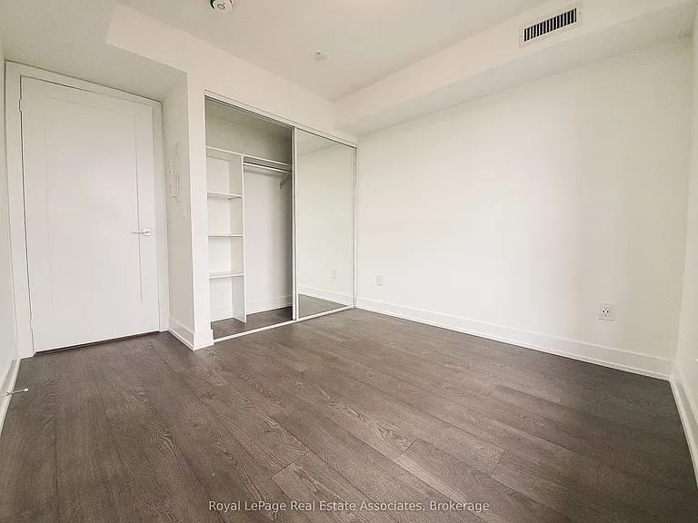 5 Mabelle Ave #1528 — Photo 4