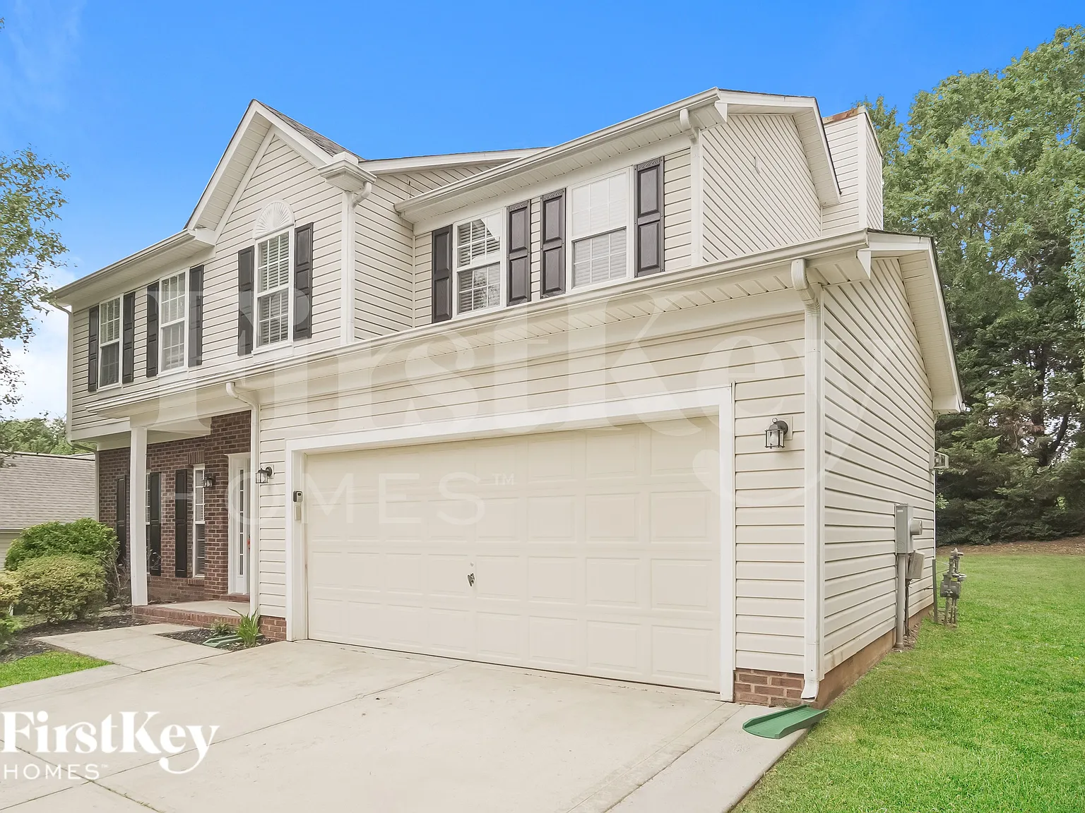 3 bed, 2.5 bath, 2015 sqft, $2,455 — Photo 2