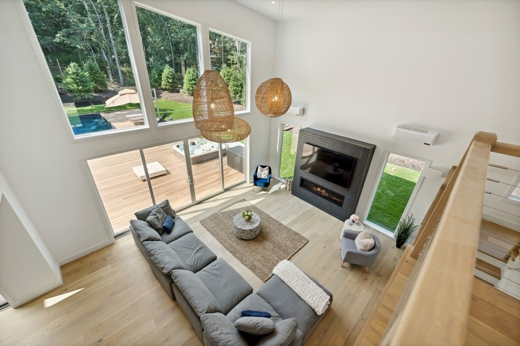 Living with fireplace