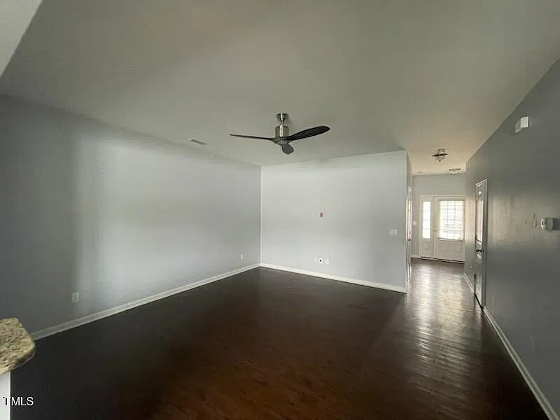3 bed, 2.5 bath, 1685 sqft, $1,850 — Photo 4