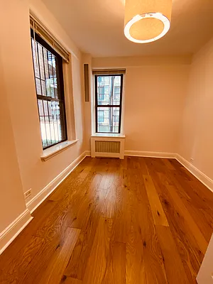 Rented by Metropolis Real Estate of Manhattan | media 37