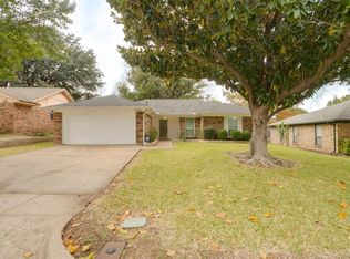 6904 Wicks Trl, Fort Worth, TX 76133